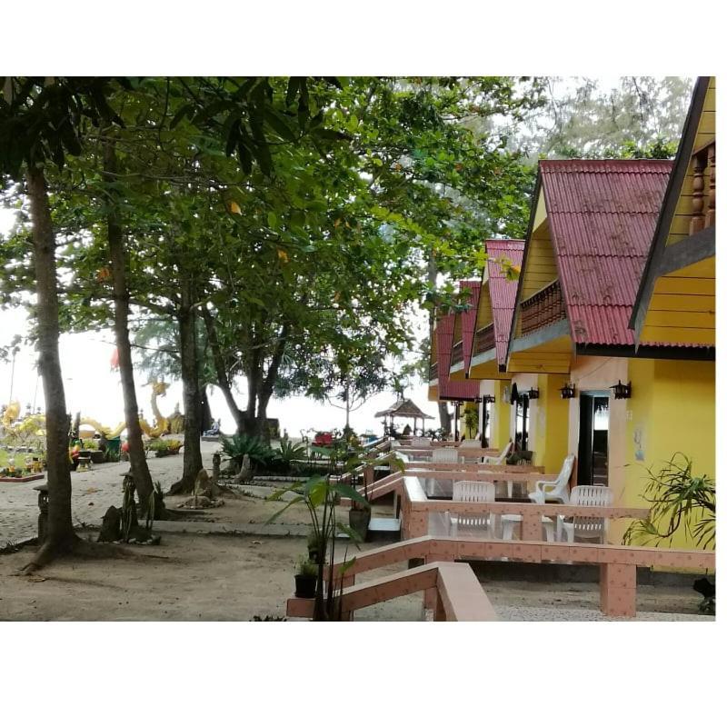 Andaman Beach Resort Koh Jum Exterior photo