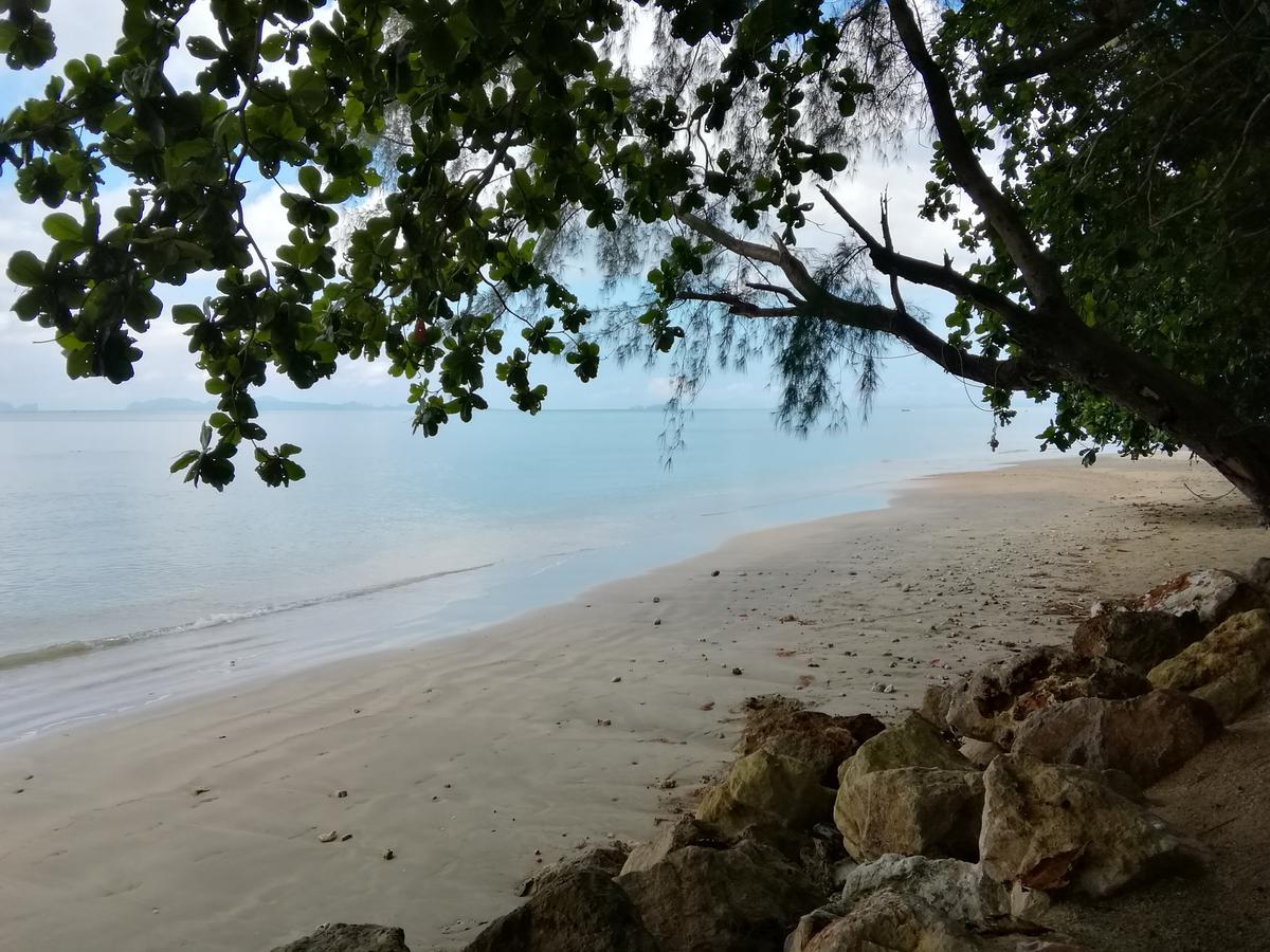 Andaman Beach Resort Koh Jum Exterior photo