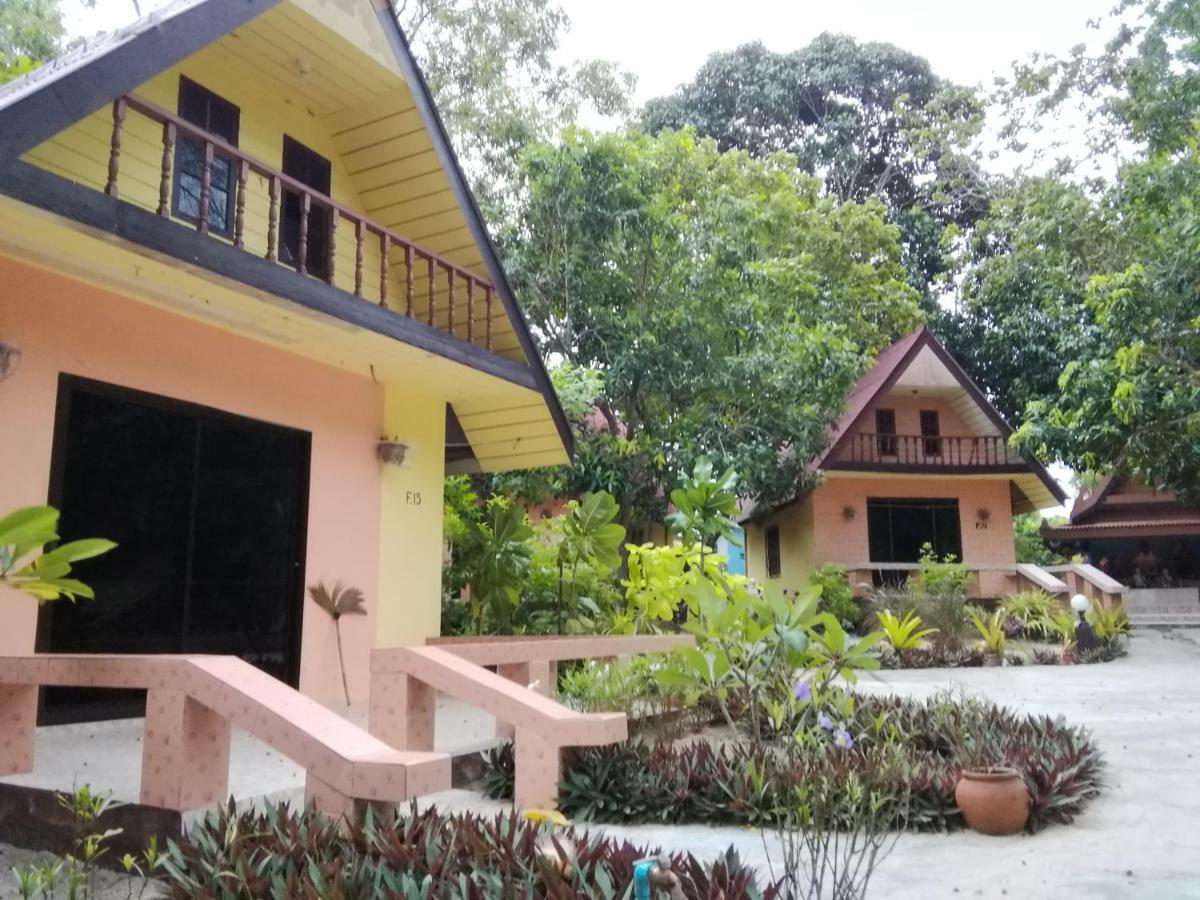 Andaman Beach Resort Koh Jum Exterior photo