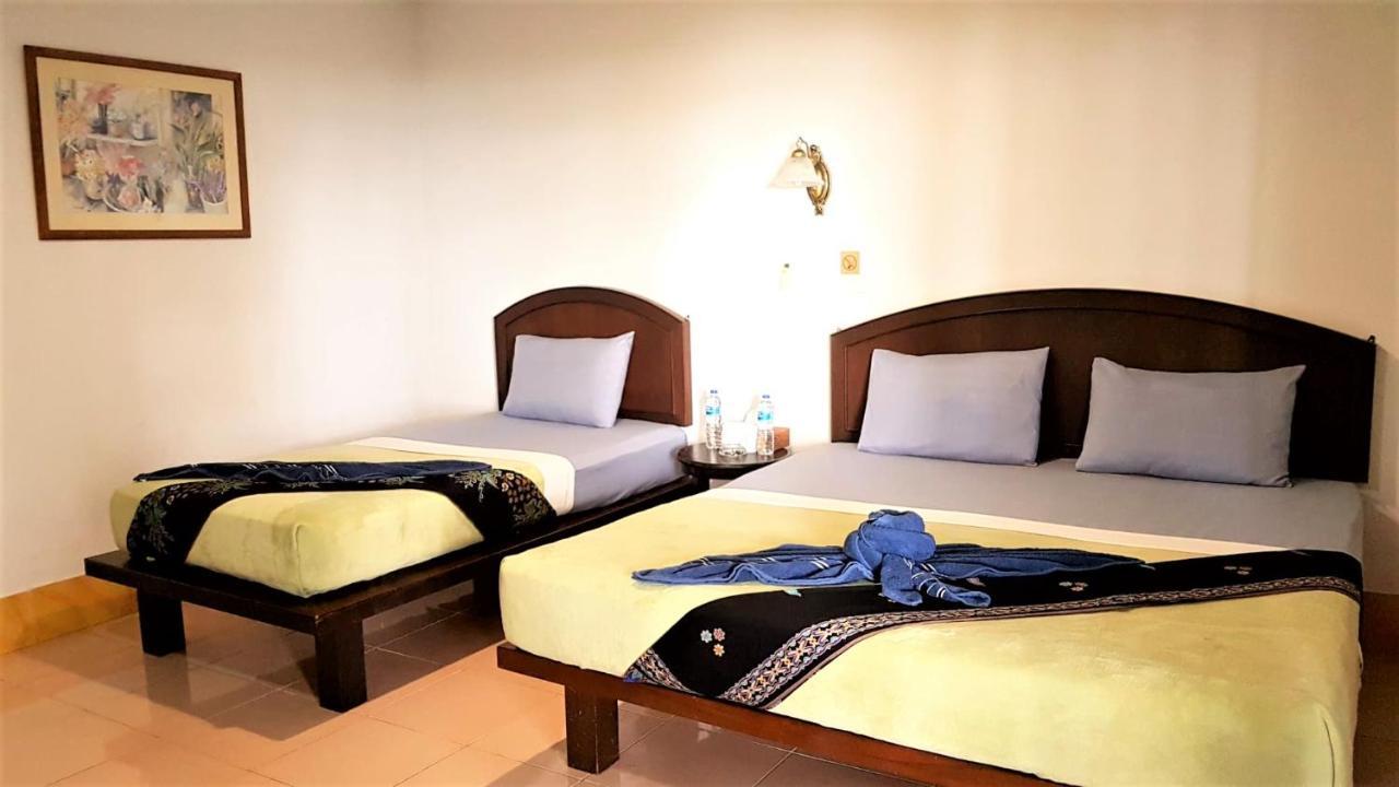 Andaman Beach Resort Koh Jum Exterior photo