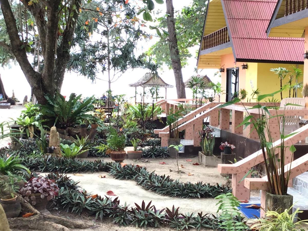 Andaman Beach Resort Koh Jum Exterior photo