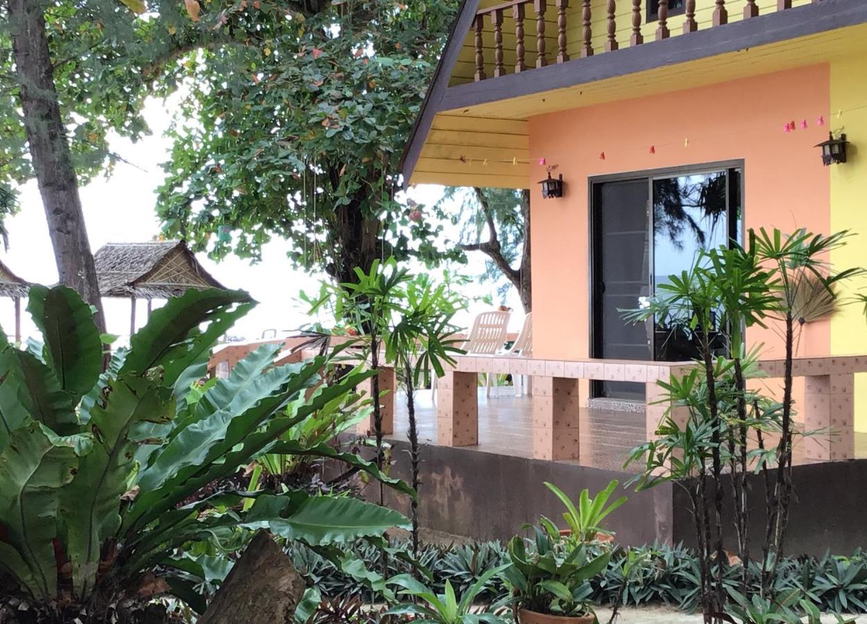 Andaman Beach Resort Koh Jum Exterior photo